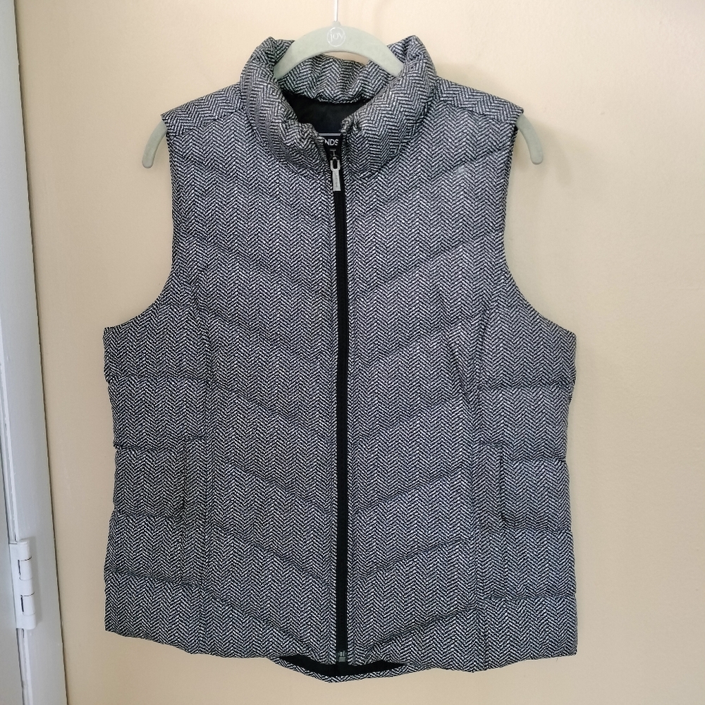 Lands End Down Black White Herringbone Puffer Vest M 10-12 Travel Weekend